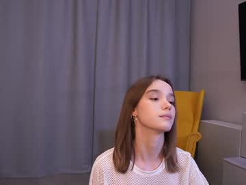 webcam girl harrieteasley live cam image #10847782