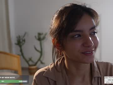 webcam girl urcutelinda live cam image #11385403
