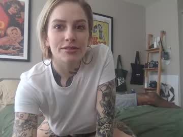 webcam couple mickinmolly live cam image #1380203