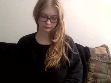 webcam girl blondiebae1 live cam image #11887642