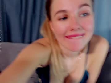 webcam girl cuddly_crystal live cam image #9389626