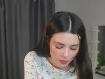 webcam girl lucky_forme live cam image #12005512