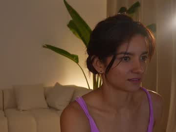 webcam girl ellelure_ live cam image #12915784