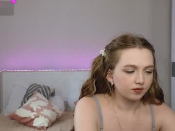 webcam girl small_blondee live cam image #12445463
