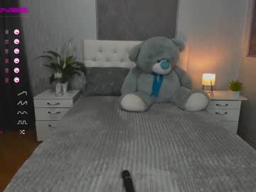 webcam girl emmika_ live cam image #819296