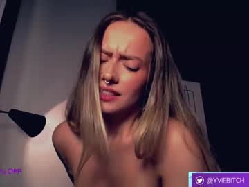 webcam girl yvie_ live cam image #9661894