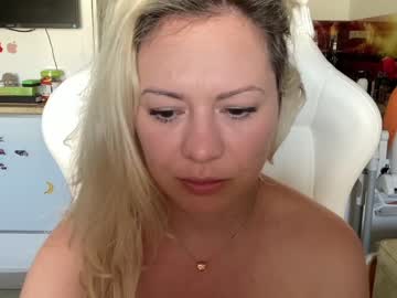 webcam girl kiradivine live cam image #6565761