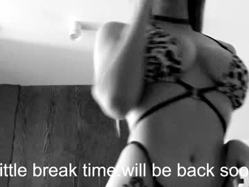 webcam girl angella_kleee live cam image #2429148