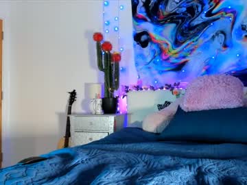 webcam girl littlee33 live cam image #281738