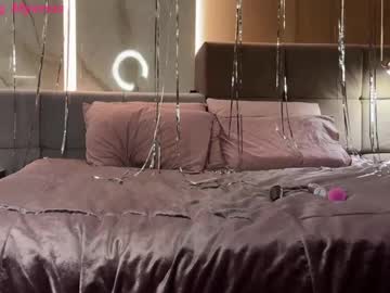 webcam girl megan_myersss live cam image #12038390