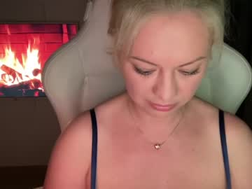 webcam girl kiradivine live cam image #5663254