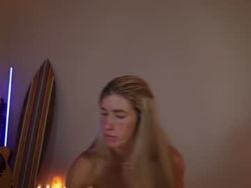 webcam girl lucy_gooosey live cam image #10207461