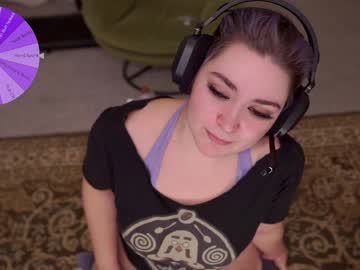 webcam girl serareads live cam image #11011301
