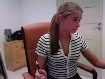 webcam girl abby_laker live cam image #10097949