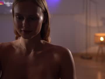 webcam girl chillwithkira live cam image #7020675