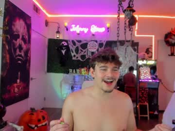 webcam man thejohnnystone live cam image #3775816