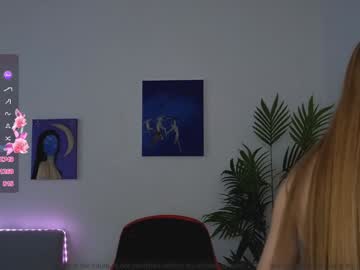 webcam girl small_blondee live cam image #10561505