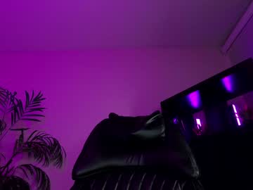 webcam girl oliviaowens live cam image #12241148