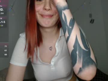 webcam girl lipni_cute live cam image #11707217