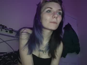 webcam girl lizzyylovesick live cam image #9551110