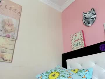 webcam girl noemibcnz live cam image #1369308