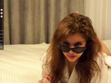 webcam girl a_whole_eternity live cam image #8936220