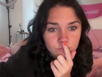 webcam girl queencassidyy live cam image #10663919