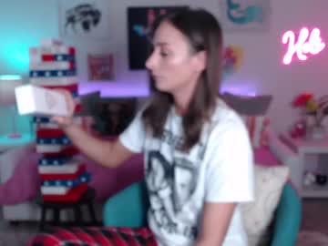 webcam girl holihurricane live cam image #7769666