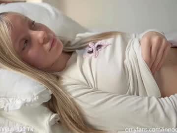 webcam girl pureangeldolores live cam image #7609832