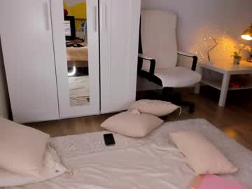 webcam girl roxy_blue_eyed_ live cam image #9527554