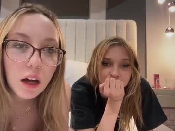 webcam girl sarahscire live cam image #11002901