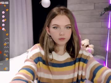 webcam girl small_blondee live cam image #3925478