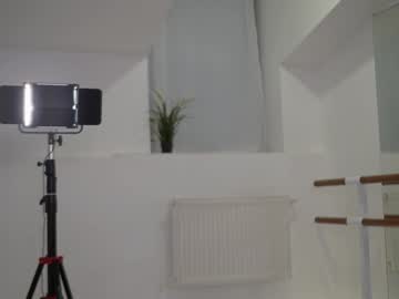 webcam girl floret_joy live cam image #11642478