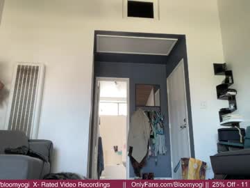webcam girl bloomyogi live cam image #6913797