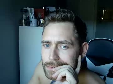 webcam man greyjoggers live cam image #3934595