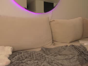 webcam girl lonelly_lolly98 live cam image #10695764
