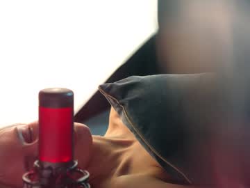 webcam girl artmosphera live cam image #10818193