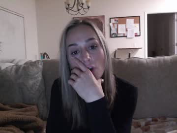 webcam girl holihurricane live cam image #11058236