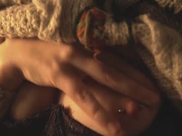 webcam girl bibi_it_is live cam image #950523