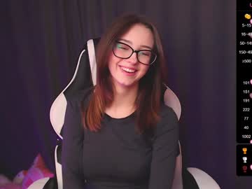webcam girl queen_kitty1818 live cam image #11658240