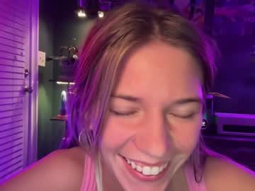 webcam girl oliviahansleyy live cam image #11118061