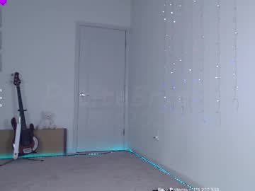 webcam girl petitebrat live cam image #12261623