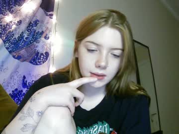webcam girl lillygoodgirl live cam image #6353295