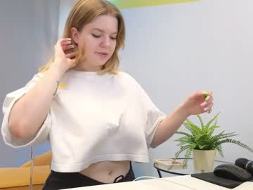webcam girl lovlybambi live cam image #6996848