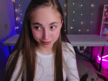webcam girl vikki_opp live cam image #1936700