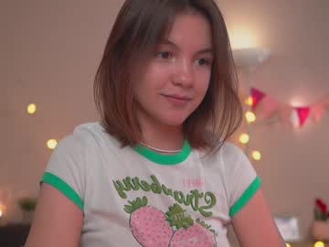 webcam girl tiny_miracle live cam image #10535767