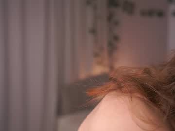 webcam girl little_poetry live cam image #12382141