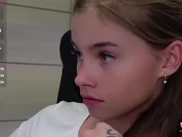 webcam girl abby_laker live cam image #11275411
