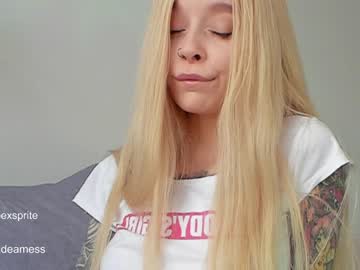 webcam girl lil_mess live cam image #3646253