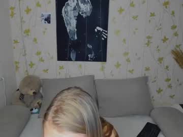 webcam girl phoebepaw live cam image #9763415